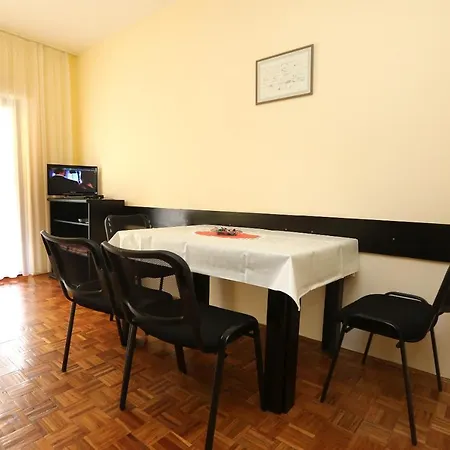 11628a Apartment